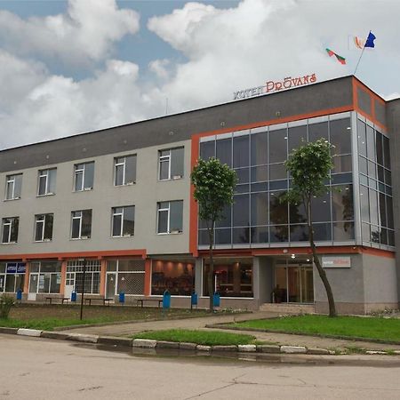 Provans Famili Hotel Letnitsa 外观 照片