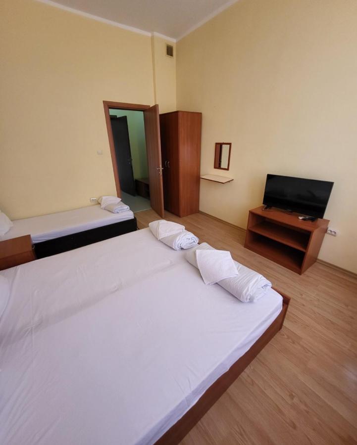 Provans Famili Hotel Letnitsa 外观 照片