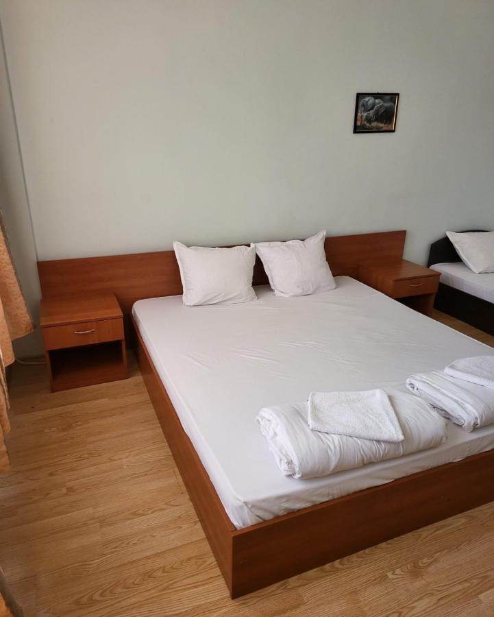 Provans Famili Hotel Letnitsa 外观 照片
