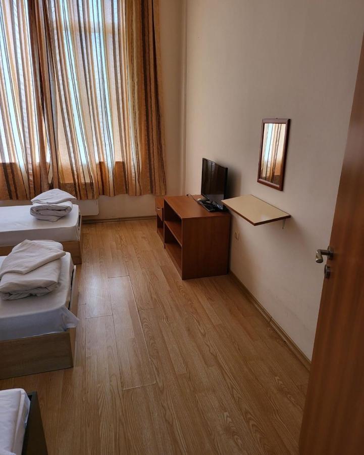Provans Famili Hotel Letnitsa 外观 照片