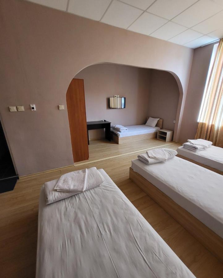 Provans Famili Hotel Letnitsa 外观 照片