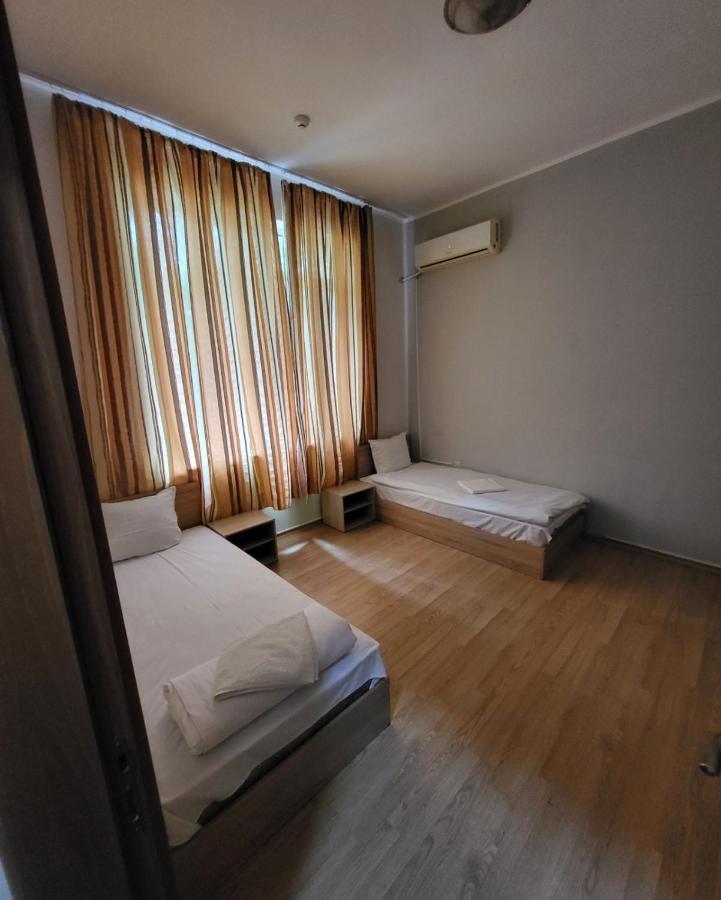 Provans Famili Hotel Letnitsa 外观 照片